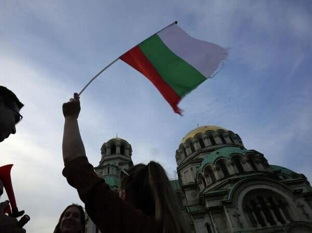 Болгария оказалась на перепутье между Россией и Западом. Благодарность сквозь века или предательство: всё решится уже в июне
