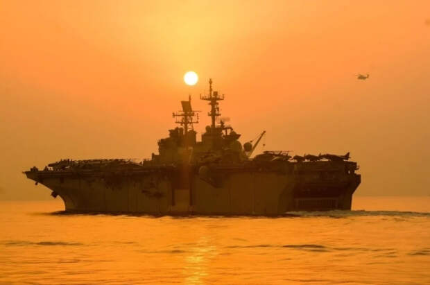 WSJ: десантный корабль США USS Tripoli направился на Ближний Восток