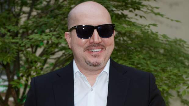 Сергей Бурунов рассказал, как решил преобразиться ради возлюбленной: «Я не мог быть рядом с ней таким»