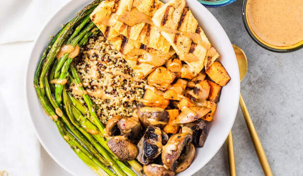 Протеиновые боулы: как составлять и почему они полезны зрелым женщинам