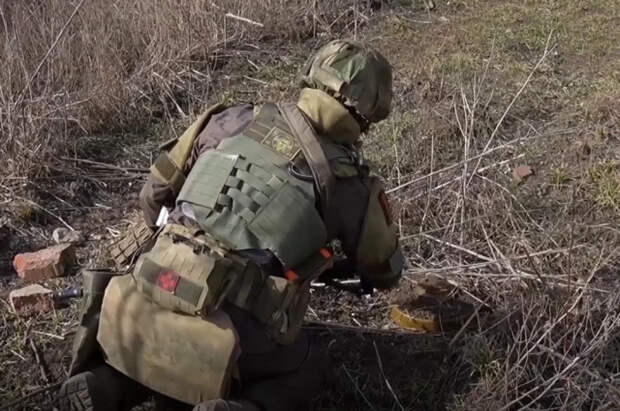 Рядовой Макаров в одиночку заминировал дорогу и подорвал штурмовиков ВСУ