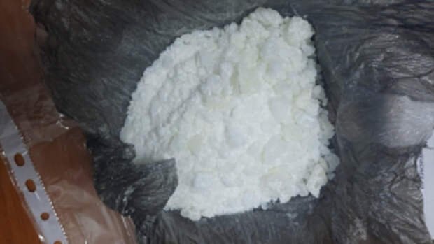 Сотрудниками транспортной полиции в Адлере задержан мужчина с наркотиками в особо крупном размере