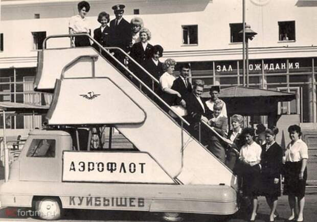 Аэродромная ретро техника аэродром, аэропорт, спецтехника