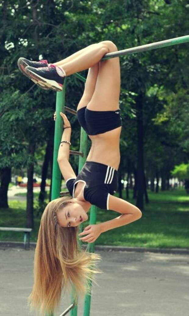 Яркие представительницы соцсетей Яркие представительницы соцсетей