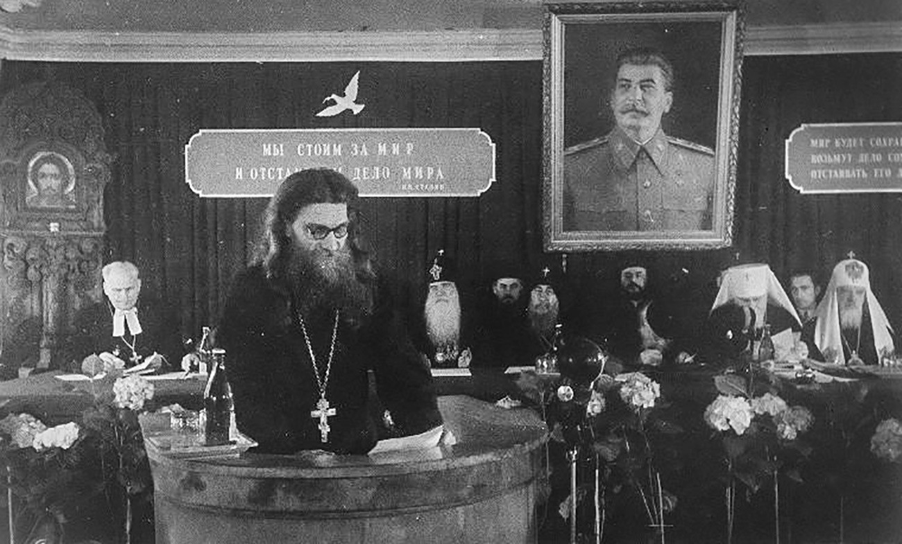 Почему Сталин реабилитировал Русскую Православную Церковь