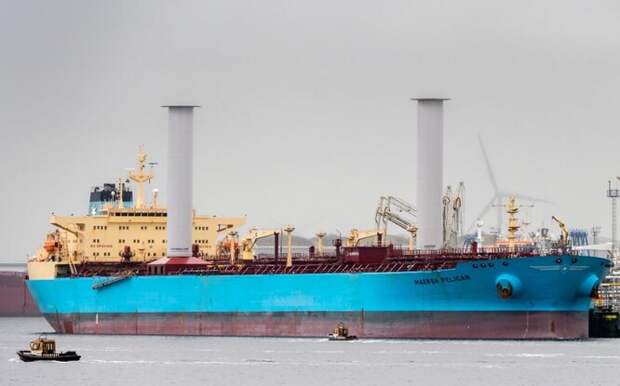 Роторы Флеттнера позволяют сухогрузу Maersk Pelican двигаться с помощью ветра