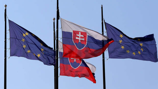 Словакия передаст ноту протеста послу РФ из-за атак на энергетику Украины