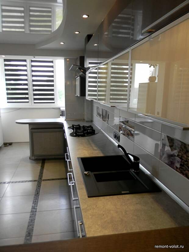Дизайн кухни 23 кв.м с баром за 11 000$ (15 фото)
