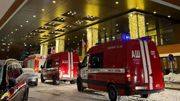 ФАН публикует видео с места падения лифта в шахту отеля в Москве