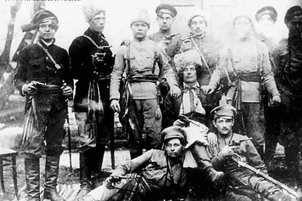 Бандеровское зверьё училось у зверья петлюровского