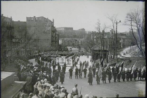 Киев 17 апреля 1944 года. Похороны Ватутина