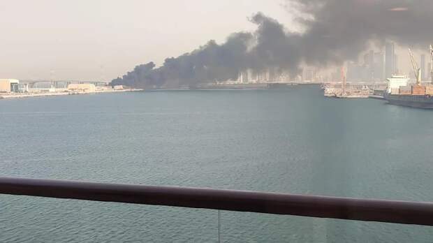 Ракета упала в порту Абу-Даби рядом с круизным лайнером Mein Schiff 4