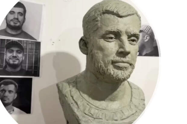 Скульптор Следков оценил появившиеся фото бюста в честь рэпера Паши Техника