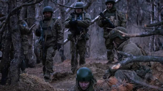 «Противник берет город в кольцо»: ВСУ сигнализируют о грядущей катастрофе Лимана