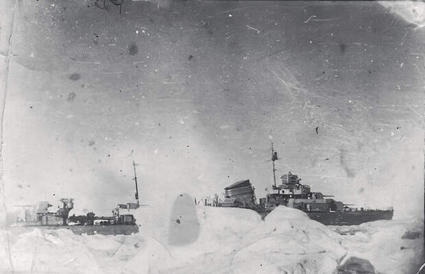 Эсминец «Разумный» пробирается сквозь Чукотское море. После завершения «ЭОН-18» корабль активно участвовал в боевых походах, включая эскорт 14 арктических конвоев. Находился в строю до конца военных действий (с перерывом на ремонт).