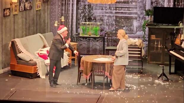 Михаил Ефремов впервые вышел на сцену после освобождения из тюрьмы