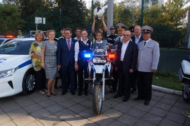 В Юго-Восточном округе столицы в районе Кузьминки прошел праздник «Здравствуй, школа!». Фото: УВД ЮВАО