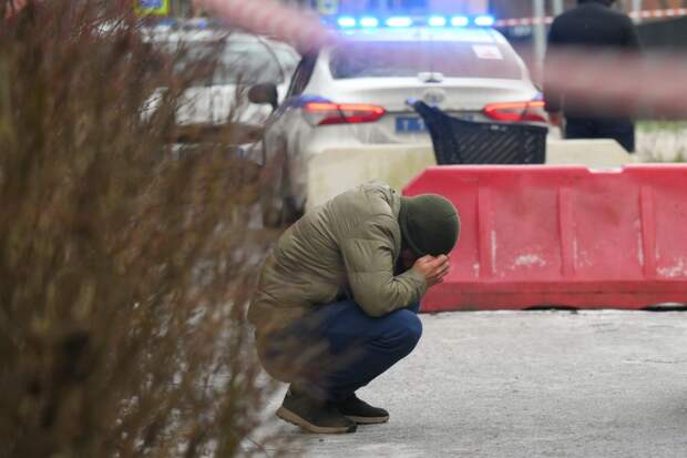 После устроенной подростком резни во всех школах российского города отменили занятия