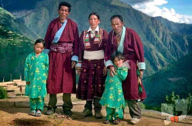 Тибетская семья, где разрешено многомужество