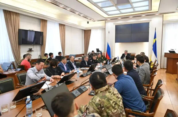 Глава Бурятии встретился с бойцами ЧВК «Вагнер» и обсудил волнующие их вопросы