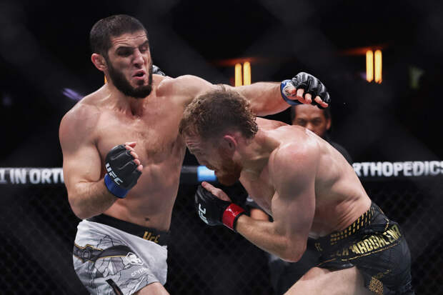 El Comercio: чемпион UFC Махачев подерется против Моралеса в Лас-Вегасе в июле