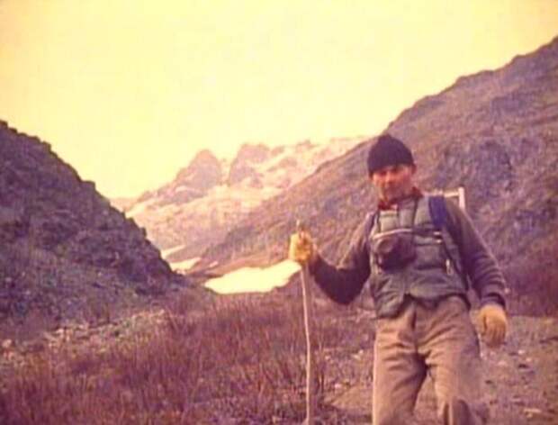 Уйдя на пенсию, Ричард Проеннек своими руками построил сруб и прожил на Аляске 30 лет Ричард Проеннек, аляска, в мире, жизнь, история, люди, сруб