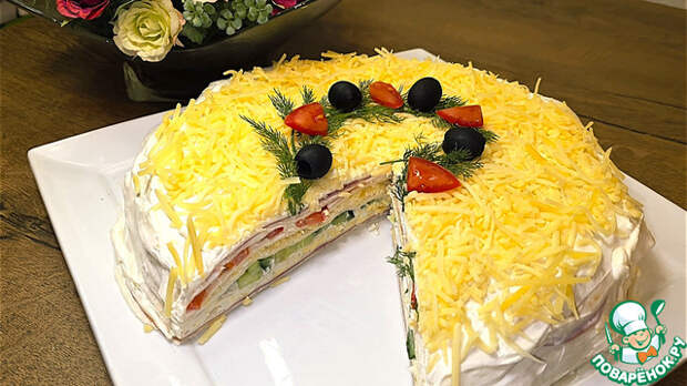 Закусочный торт из лаваша с ветчиной и сыром