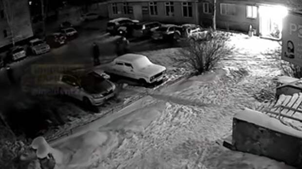 В Барнауле подростки обстреляли автомобиль яйцами / Фото: 