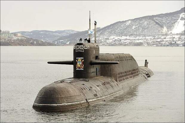 Так называется статья из британского "Военно-морского обозрения". Задний двор не России, не Ивана, а медведя.-4