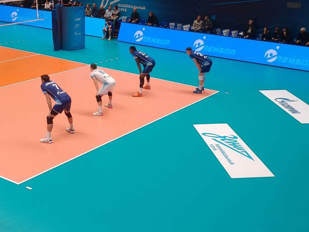 Волейбольный «Зенит» одержал восьмую победу подряд