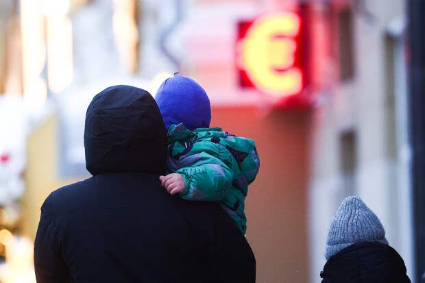 Курсы доллара и евро выросли