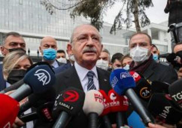 Турецкая оппозиция провела многотысячную акцию, требуя отставки Эрдогана