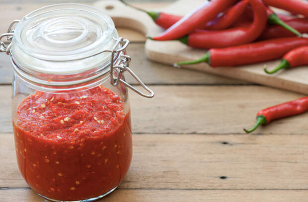 Острый соус подходит ко всему: готовим на кухне и забываем про кетчуп