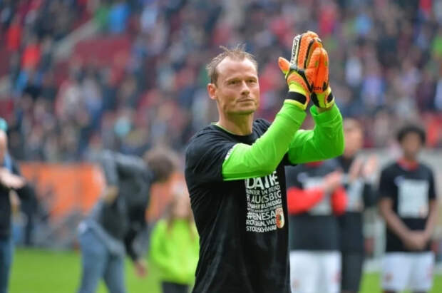 Экс-вратарь «Арсенала» и сборной Австрии Маннингер погиб в ДТП