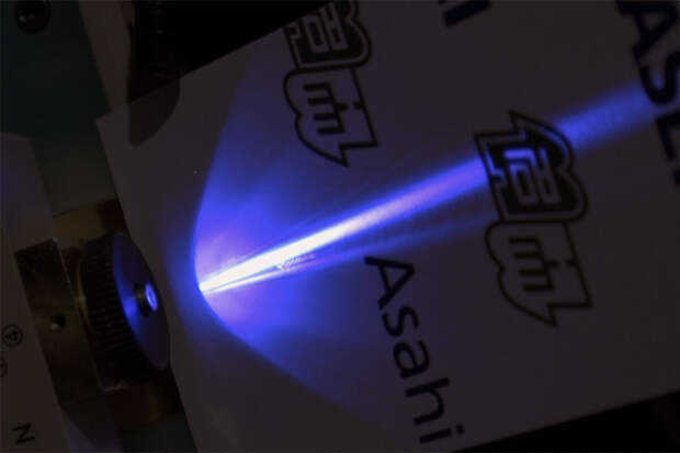 ПНИПУ: лазерное излучение может эффективно разрушать лед на самолетах