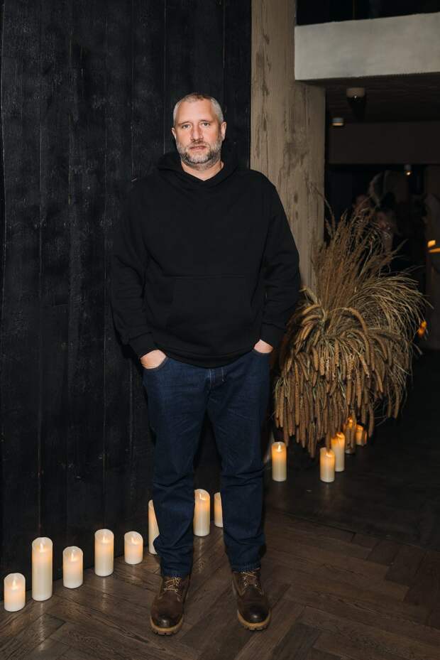 Ужин при свечах: Лянка Грыу, Ольга Сутулова и Владимир Канухин