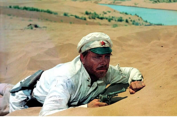 Один-единственный сюжет – револьверы «Наган»