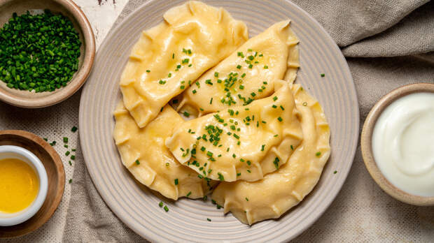 Огромный пельмень с картофелем и творогом из российской Республики Марий-Эль (Рецепт)