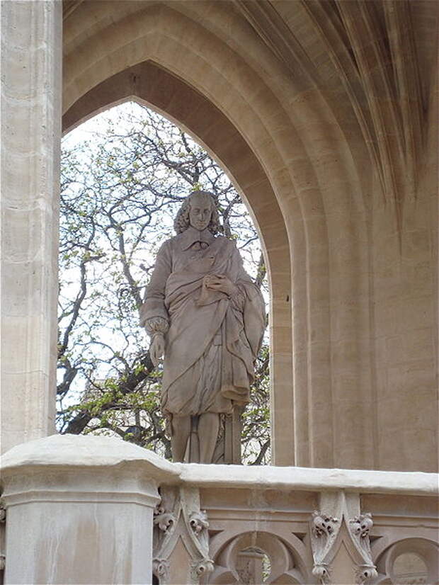 File:Blaise Pascal Tour St Jacques.JPG