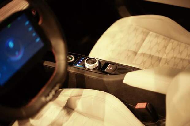 За месяц продажи новых авто в Ленобласти снизились на 35,3%