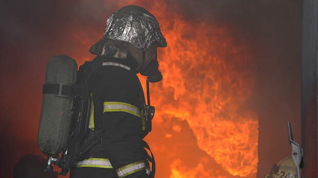 Поджог? В Благовещенске при пожаре в многоквартирном доме погиб ребенок