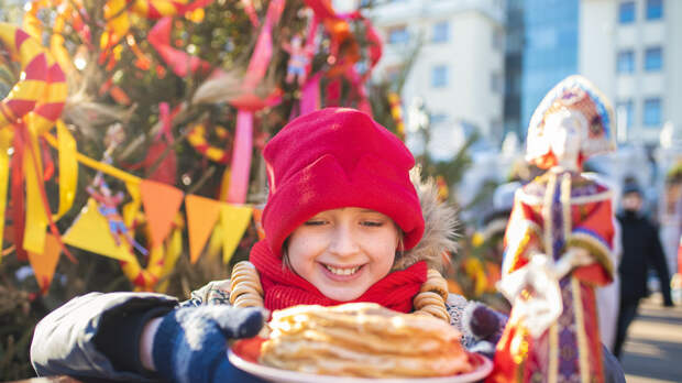 Больше 50 тысяч человек отпраздновали Масленицу в парке «Евразия» в Бишкеке