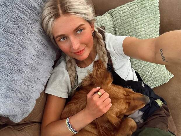 Боровшаяся с раком известная блогерша умерла в 26 лет