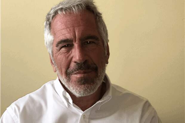 СМИ: одна из жертв могла родить Эпштейну ребенка