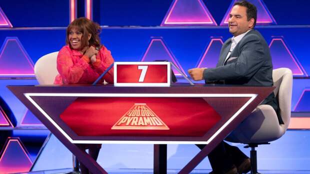 Chandra Wilson on The 100,000 Pyramid.