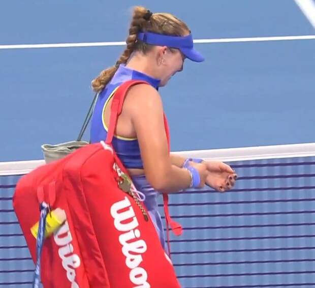 Теннисистка Андреева не сдержала слез после поражения на турнире WTA-1000 в Дохе
