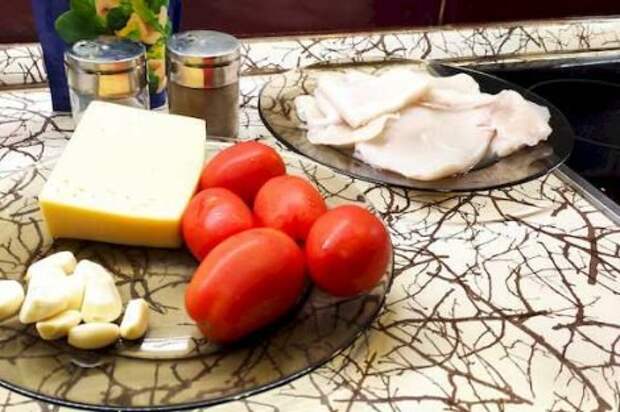 Ингредиенты для салата с кальмарами - это все что нам понадобится
