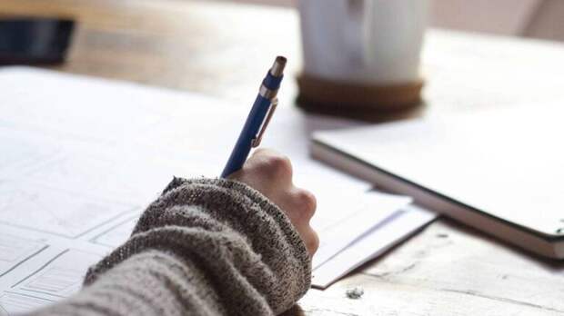 Экзамены без стресса: психолог учит родителей помогать детям