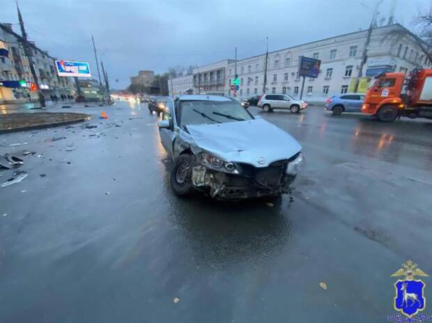 Шестилетняя девочка пострадала в столкновении двух иномарок в Самаре