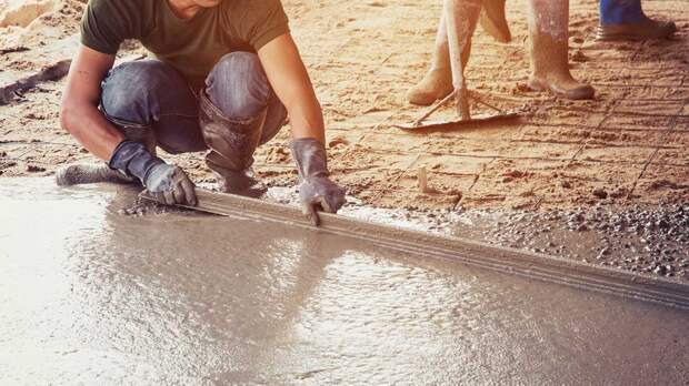 Работа на даче: как правильно заливать бетон в жару